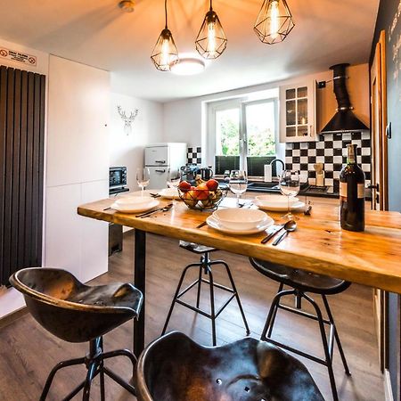 Apartament Wita Stwosza يلينيا غورا المظهر الخارجي الصورة