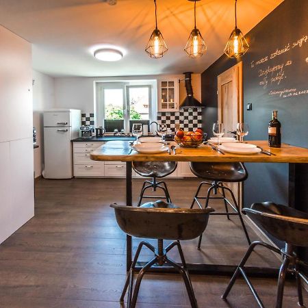 Apartament Wita Stwosza يلينيا غورا المظهر الخارجي الصورة