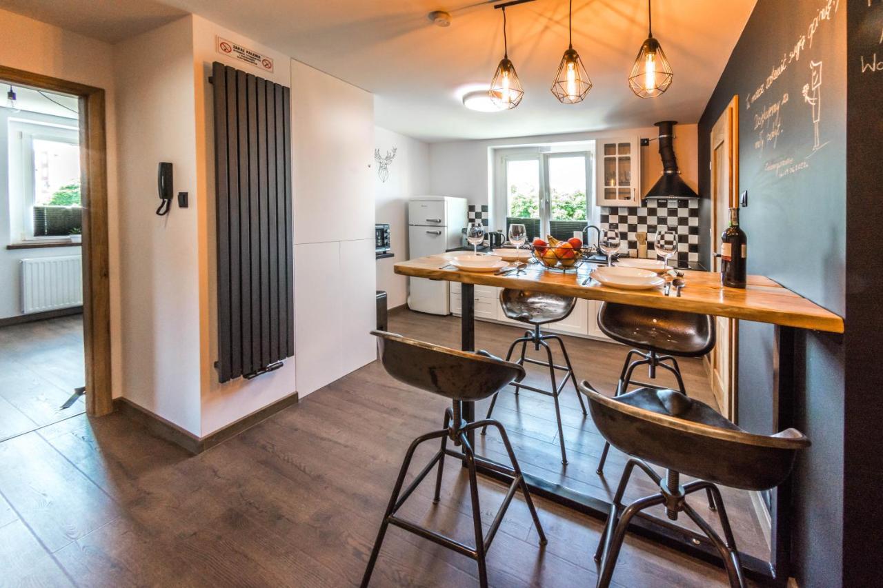 Apartament Wita Stwosza يلينيا غورا المظهر الخارجي الصورة